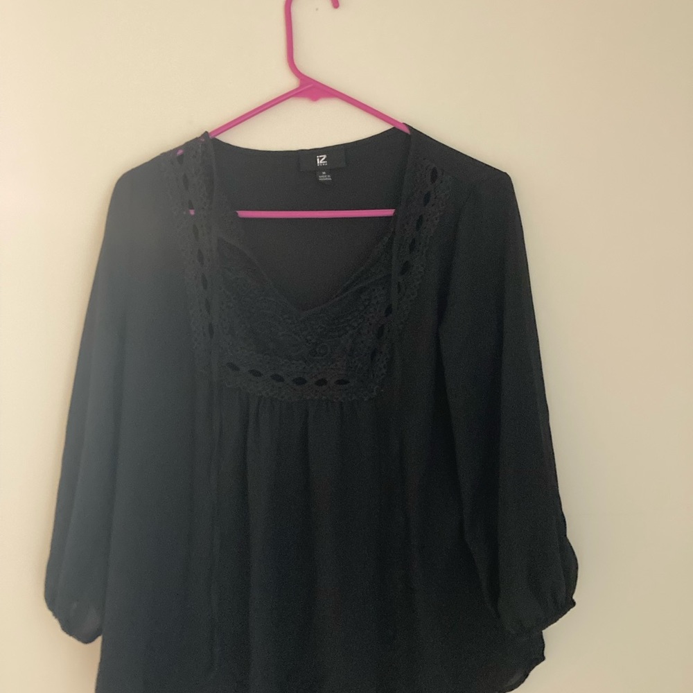 Pretty black casual/dressy Fall/Spring blouse.